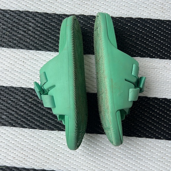 Chaco sandals size K4 - Picture 3 of 5